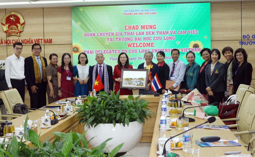 Trường ĐH Cửu Long làm việc với đoàn chuyên gia Thái Lan