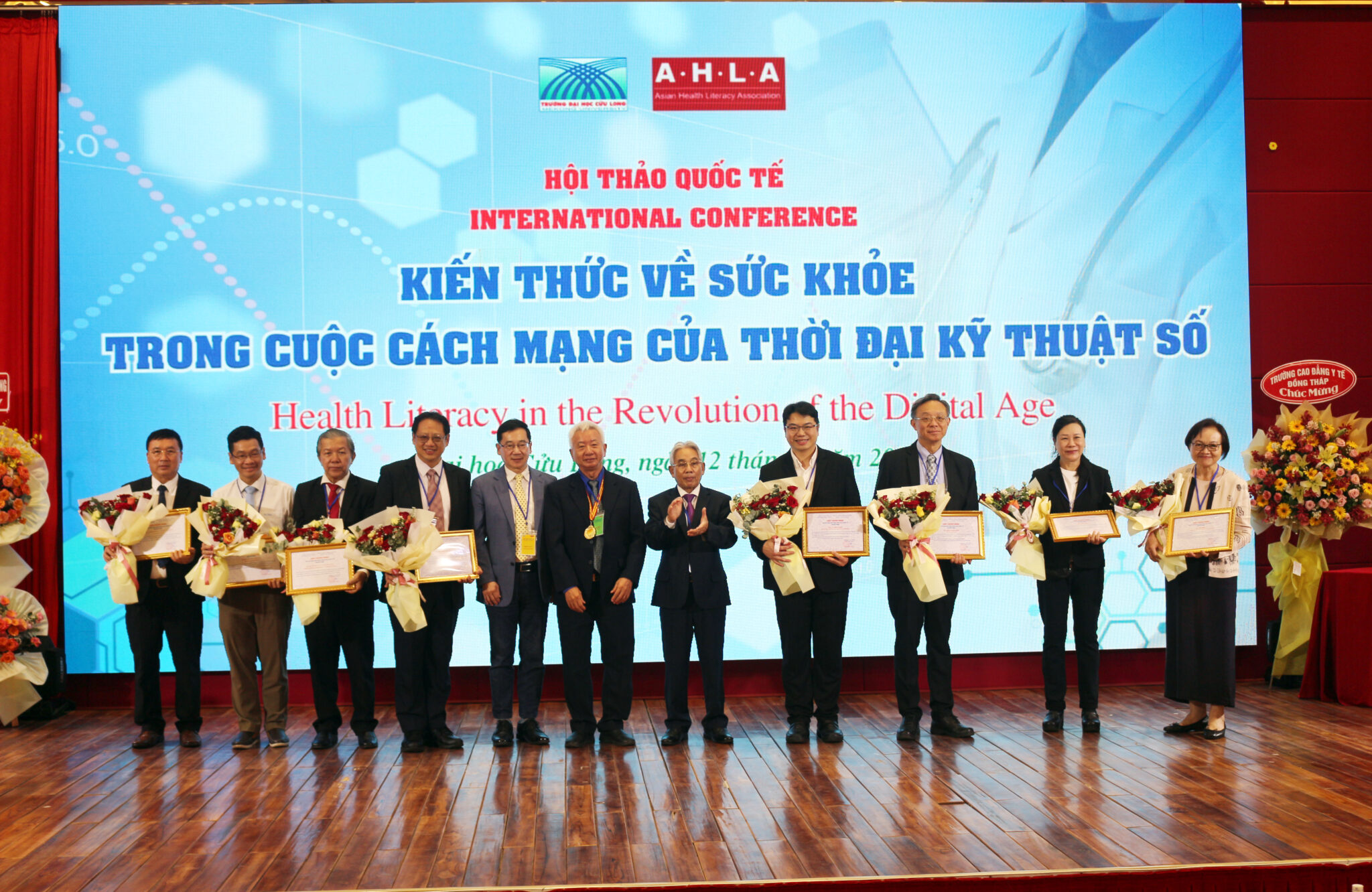 Hội thảo quốc tế “Kiến thức về sức khoẻ trong cuộc cách mạng của thời đại kỹ thuật số”
