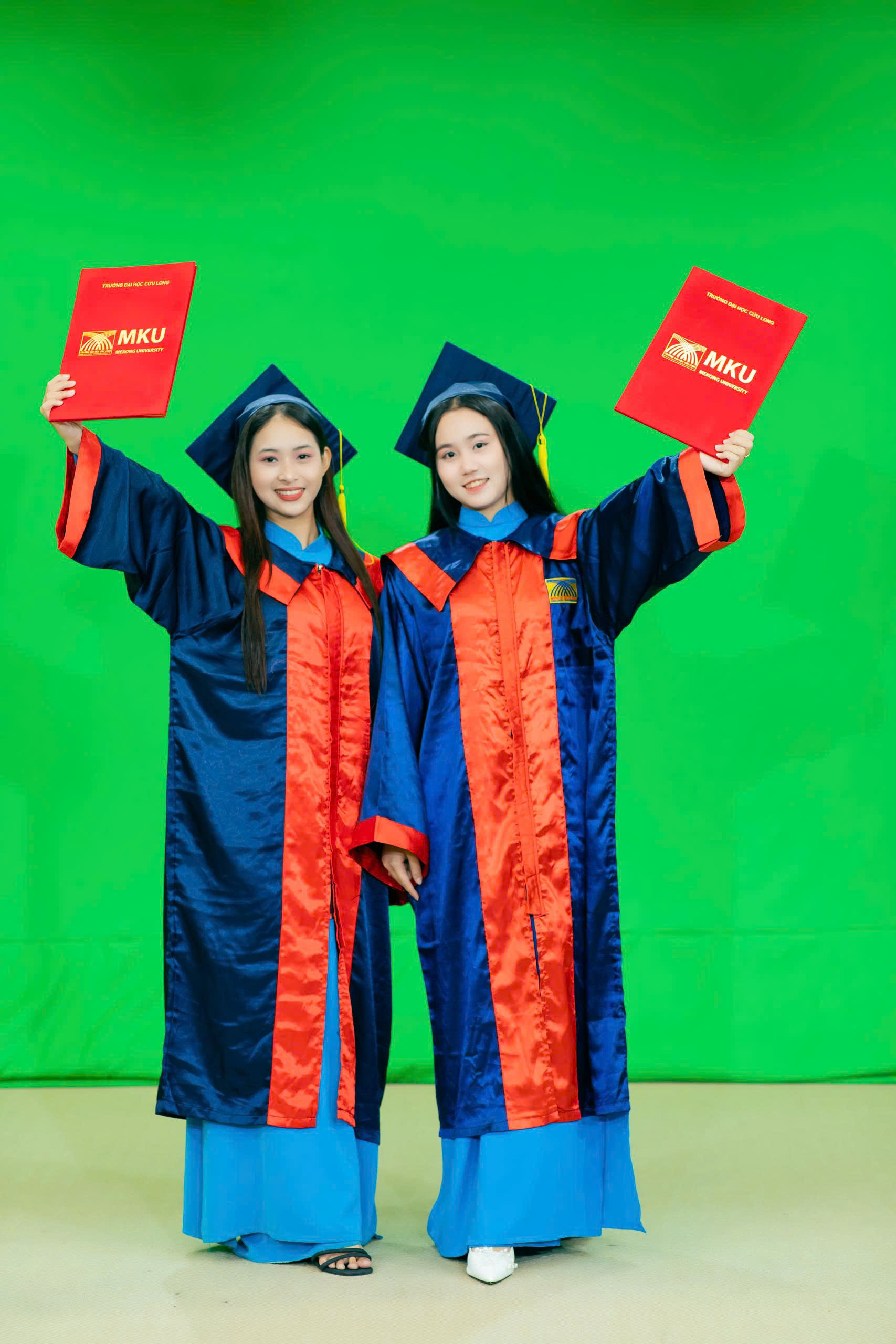 Album - Trao bằng tốt nghiệp