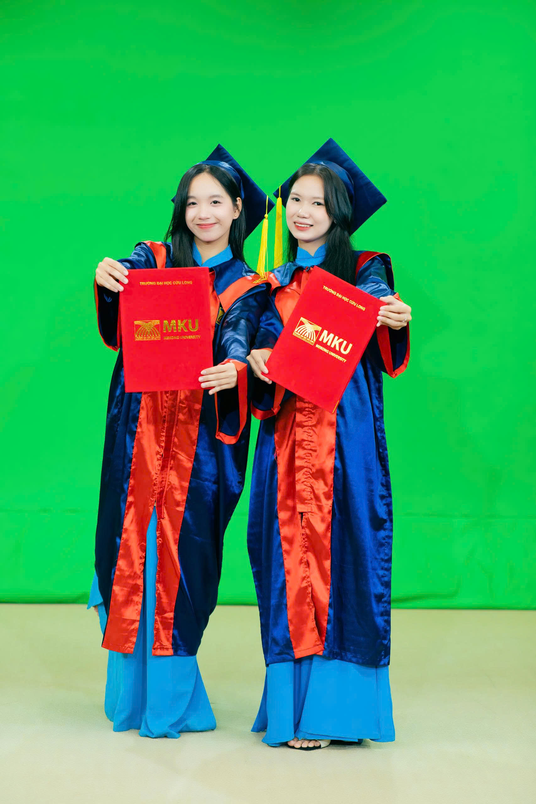 Album - Trao bằng tốt nghiệp
