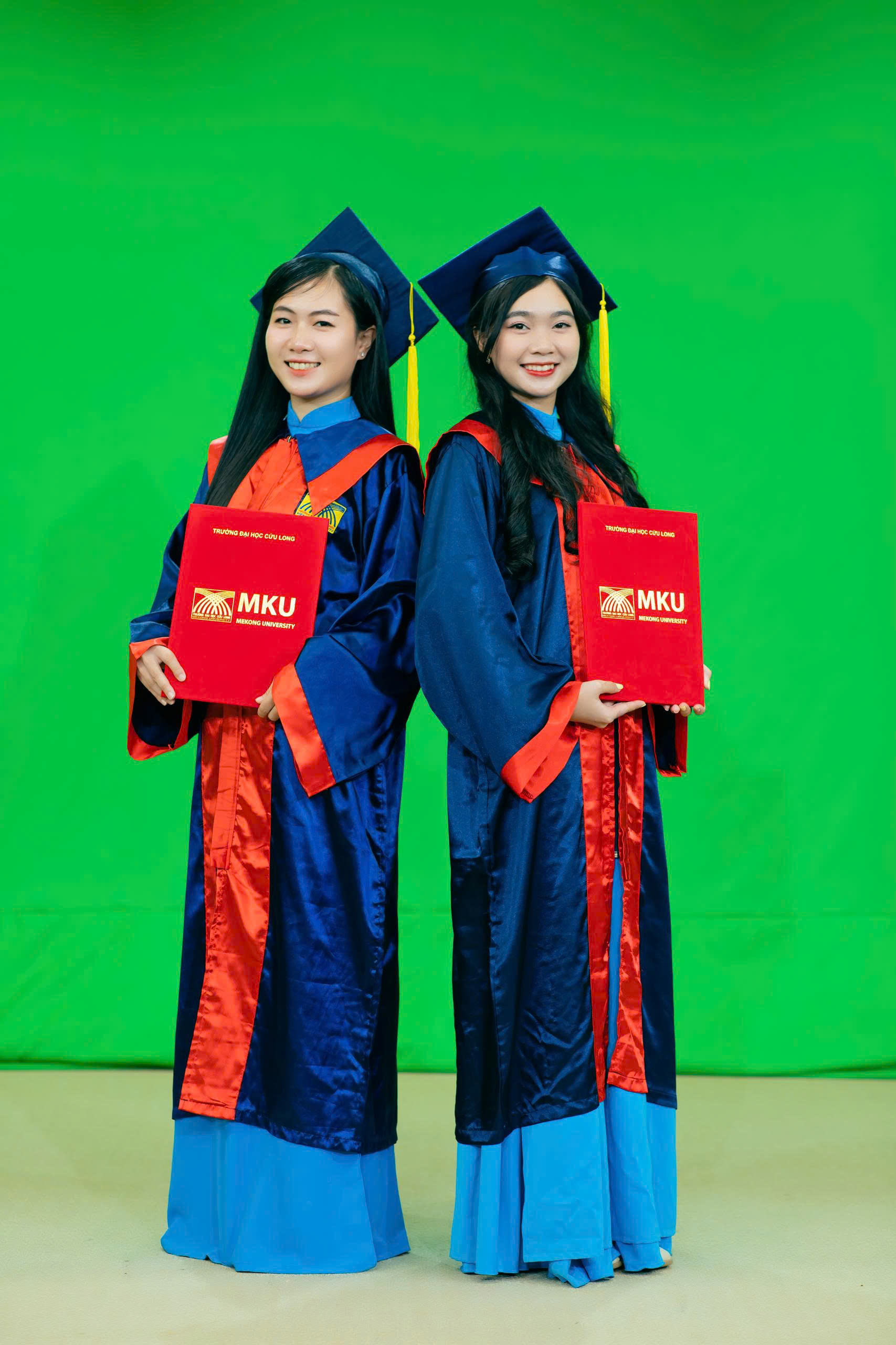 Album - Trao bằng tốt nghiệp