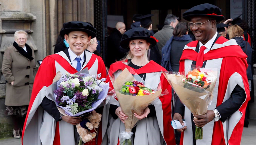 Cựu sinh viên CNTT nhận bằng Tiến sĩ CNTT tại Đại học UWE, Bristol, Anh