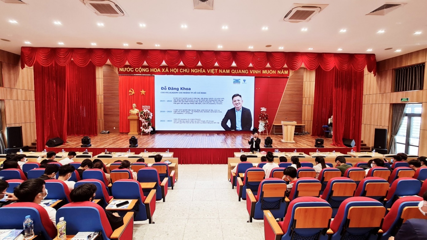 Đại diện VTI trình bày Workshop