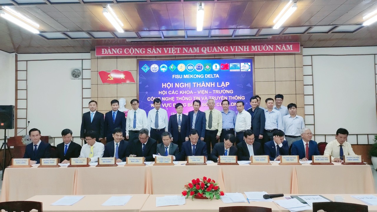 Khoa CNTT-TT ký kết tham gia Hội các Khoa – Viện – Trường đào tạo khu vực Đồng bằng sông Cửu Long